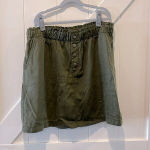 Woman’s Loft Skirt